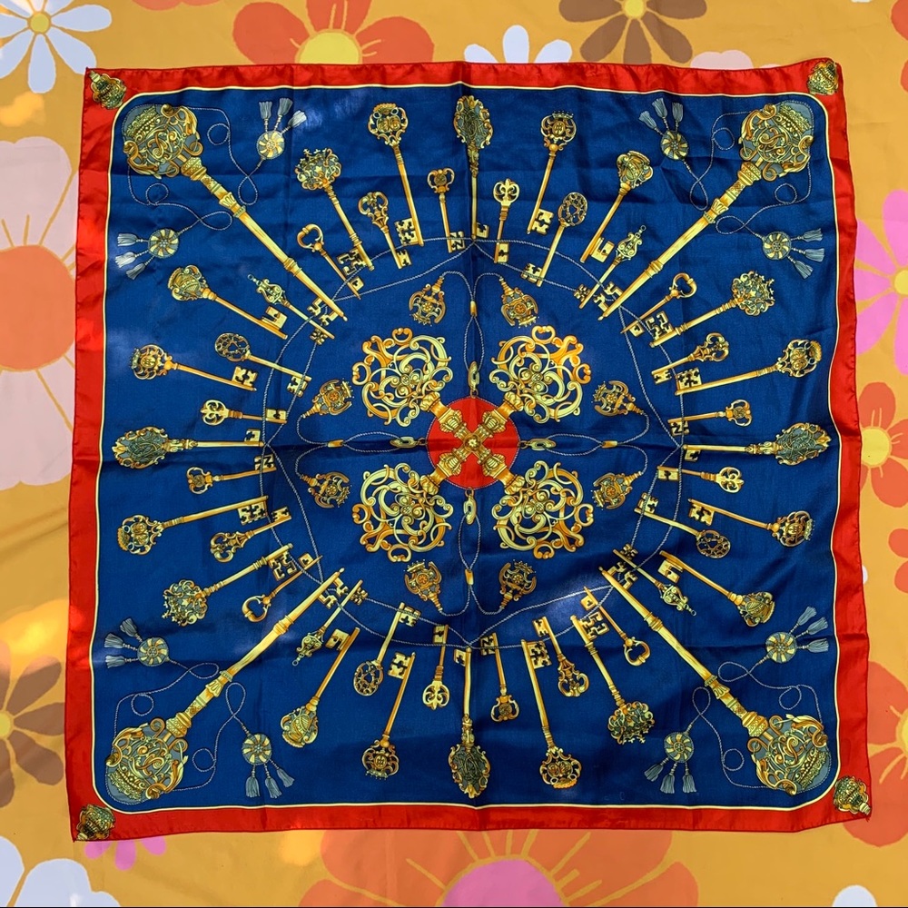 ❌SOLD❌Blue Chain with Red Outline Silk Head Scarf